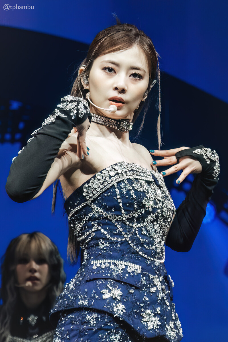 230613 TWICE Tzuyu - ‘READY TO BE’ World Tour in Oakland Day 2 documents 1