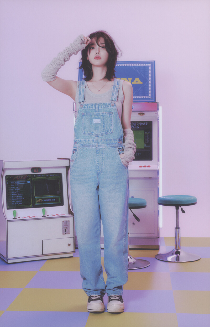 IU - 7th Official Fanclub Kit "UAENA" (Scans) documents 4