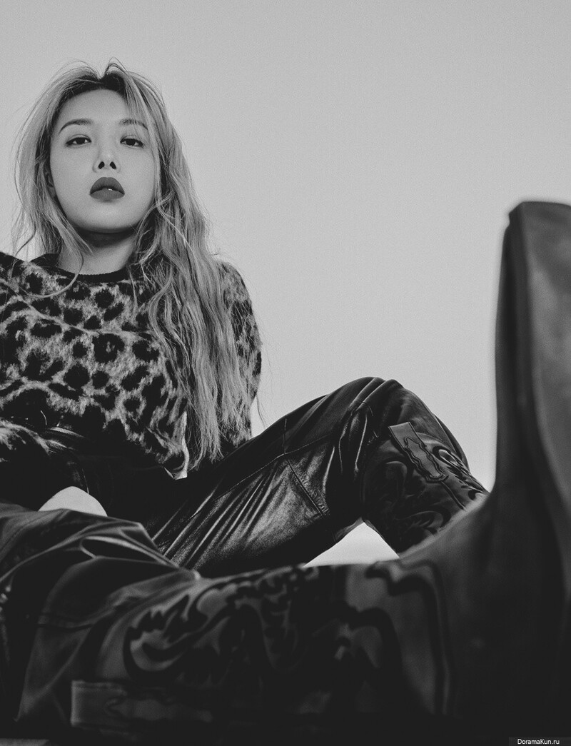 Yubin for Esquire | December 2019 Issue documents 4