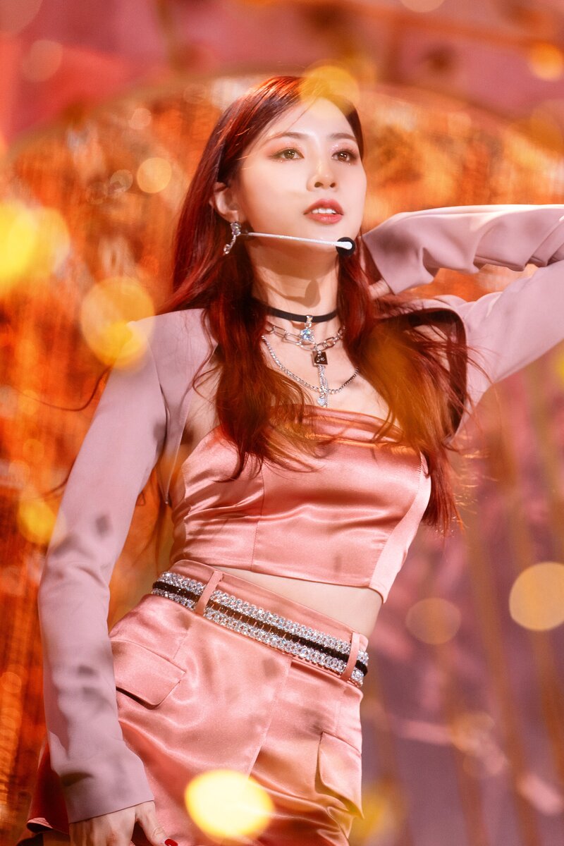 220220 Apink Hayoung - 'Dilemma' at Inkigayo documents 3
