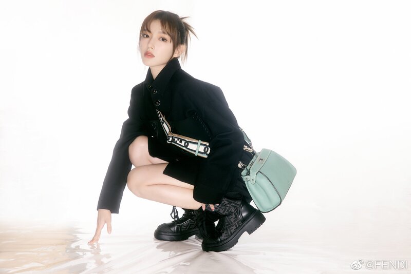 Cheng Xiao for FENDI 2022 Autumn / Winter Collection documents 1