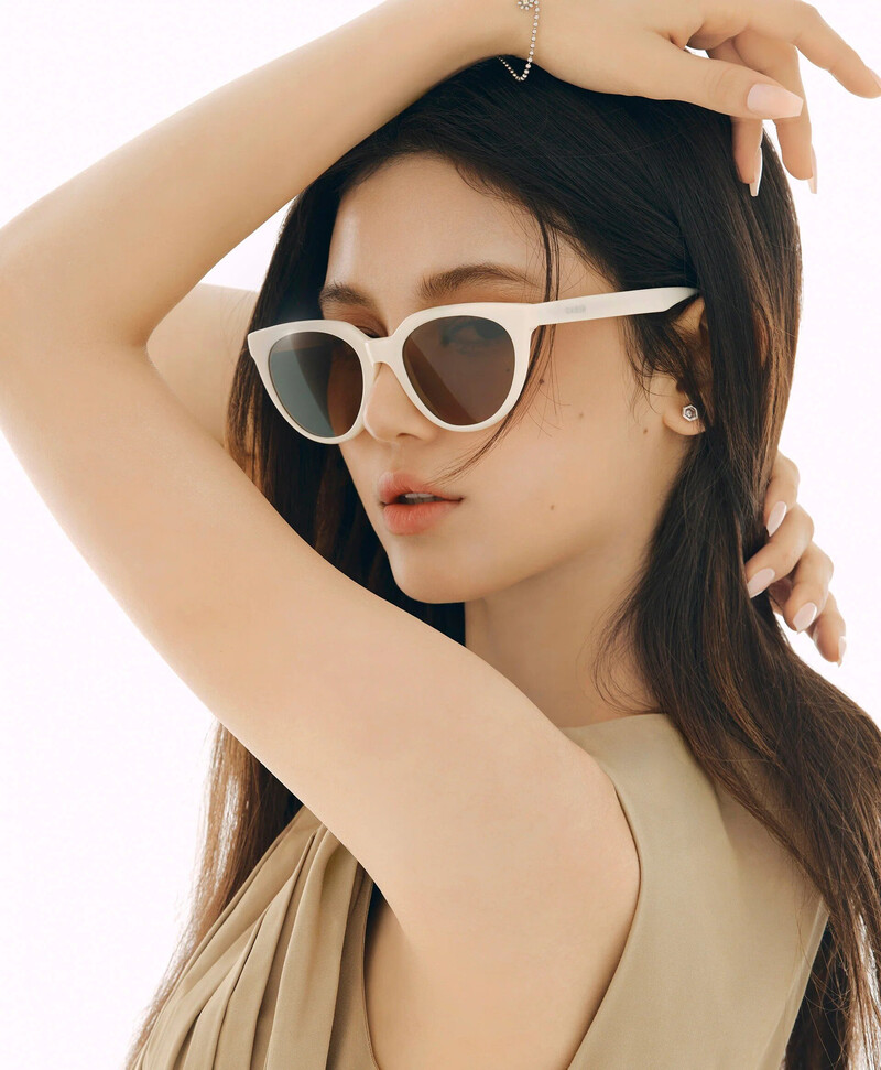 NewJeans for Carin Eyewear "New Rhythm" 2024 Campaign documents 5