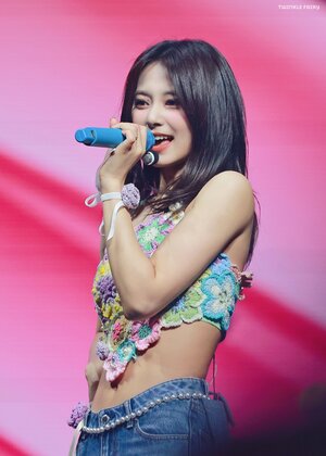 230908 TWICE Tzuyu - ‘READY TO BE’ World Tour in London Day 2
