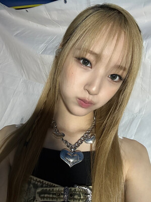 240925 - UNIS Twitter Update with YUNHA