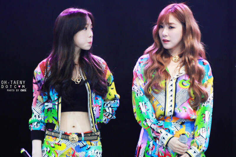 141124 Girls' Generation-TTS at YELLO Concert documents 5