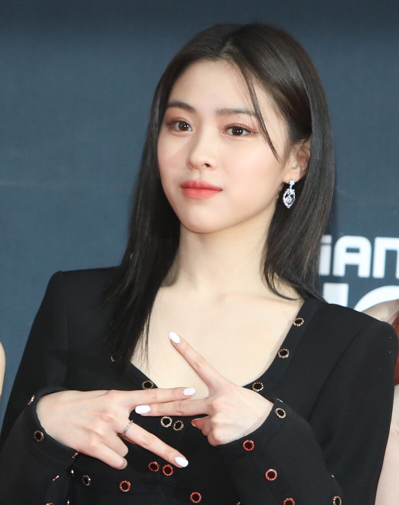211211 ITZY Ryujin at MAMA 2021 Red Carpet documents 1