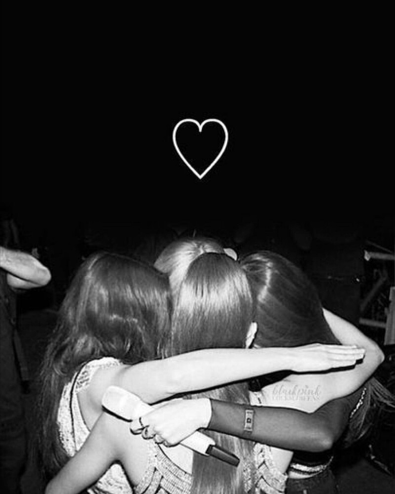 230808 - ROSÉ Instagram Update with BLACKPINK documents 3