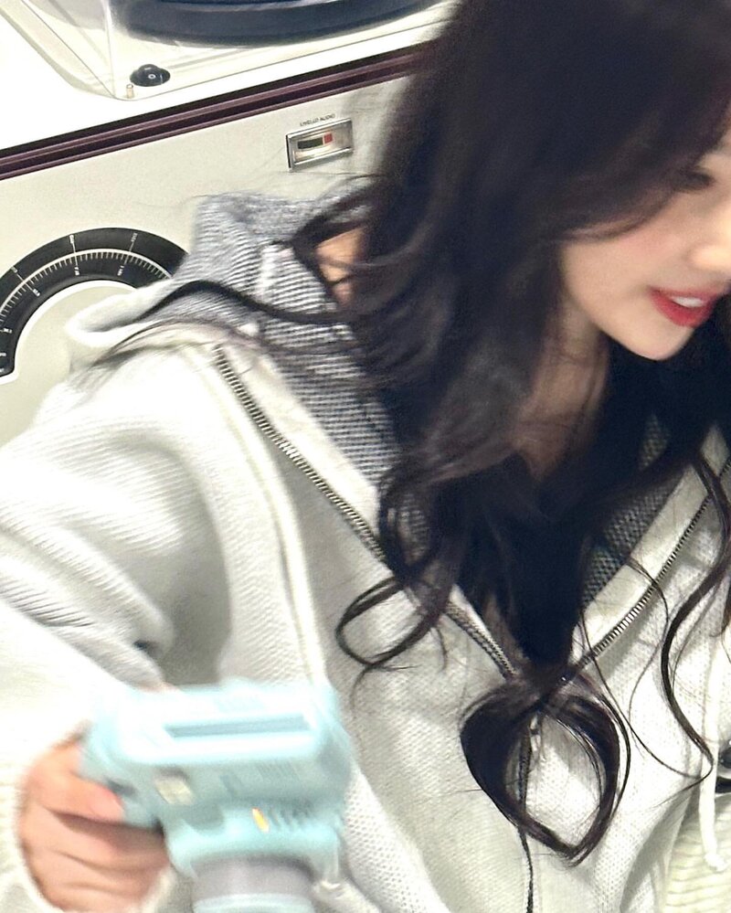 240125 Red Velvet Joy Instagram Update documents 5