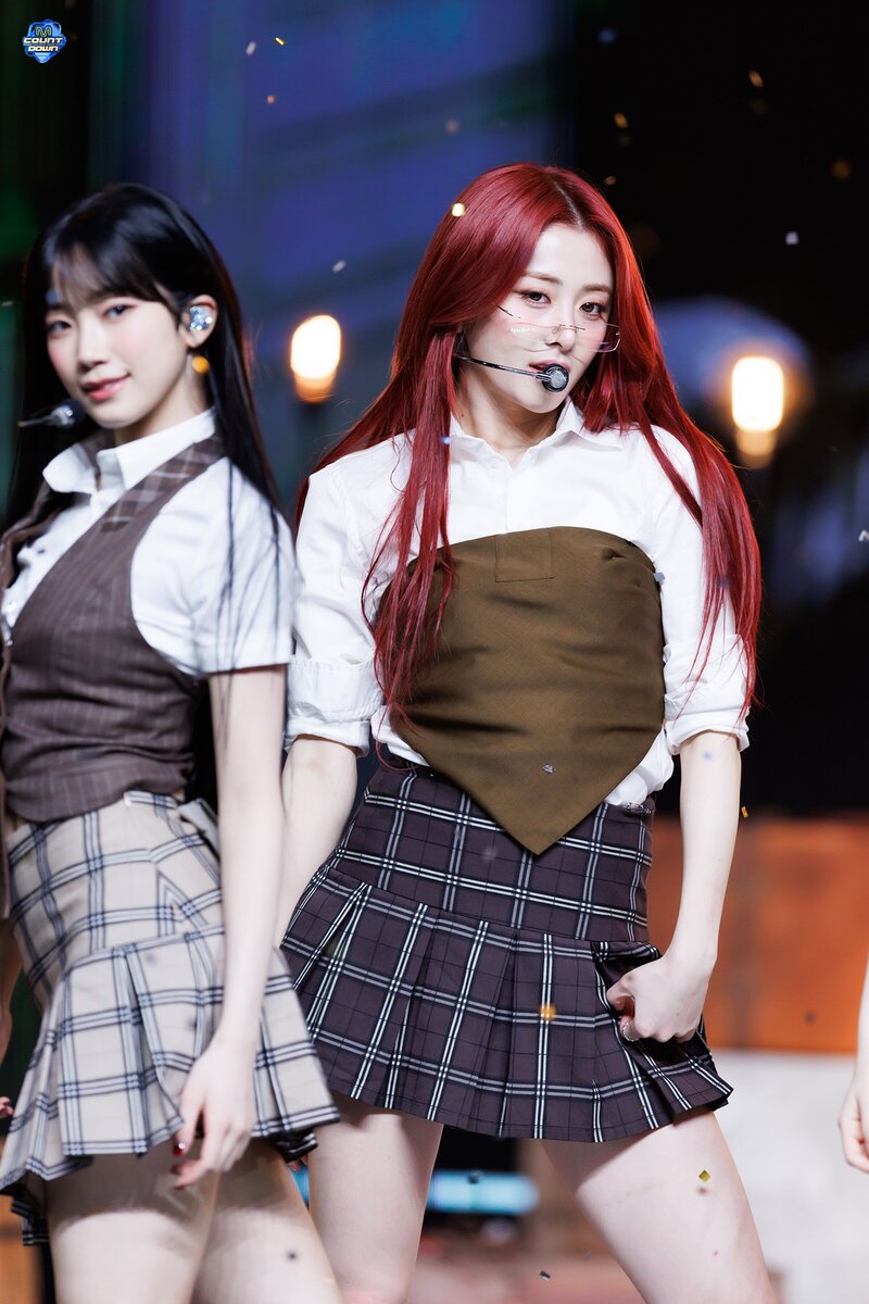 240307 LE SSERAFIM Yunjin - 'EASY' and 'Smart' at M Countdown documents 9