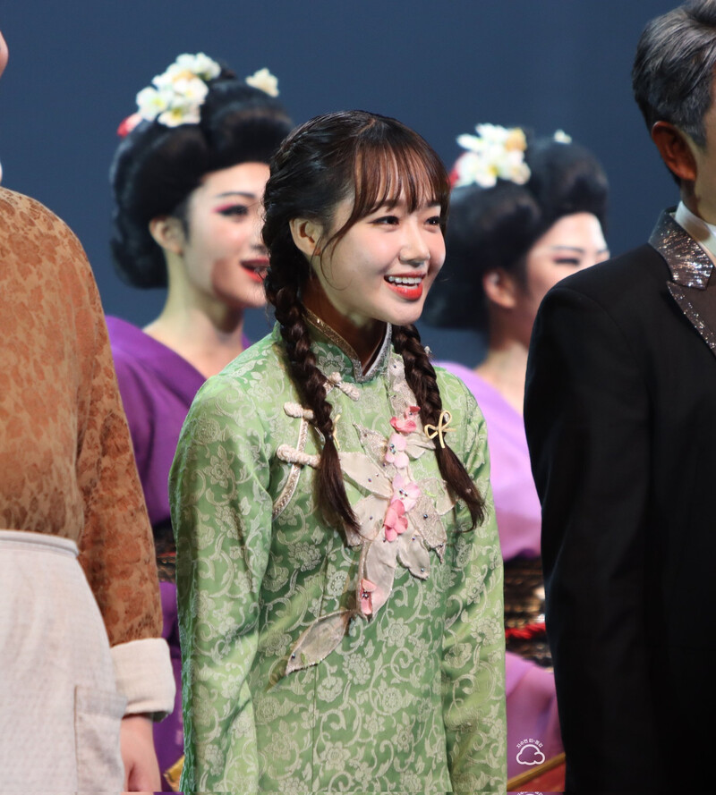 240530 Yoojung at Musical 'Hero' first show documents 1