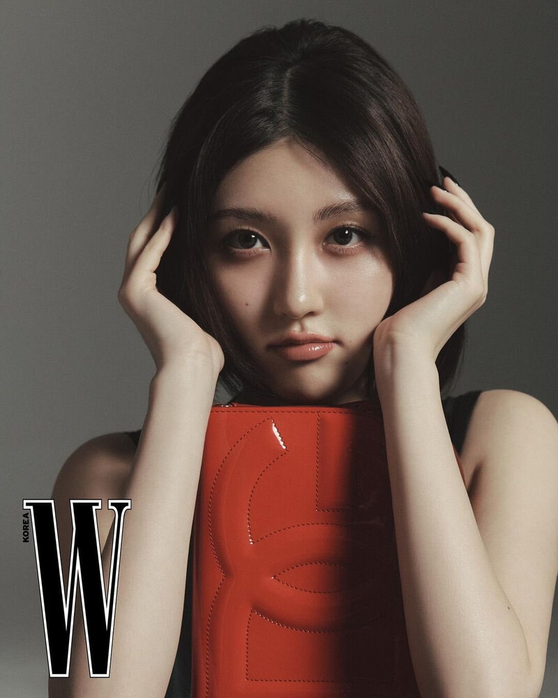 IVE Gaeul for W Korea x Dolce & Gabbana documents 7