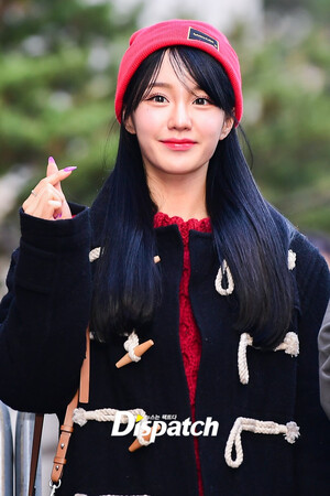 221125 WOOAH NANA - Music Bank Commute