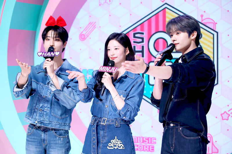 221028 Music Core MCs - Minju, Han & Lee Known documents 1