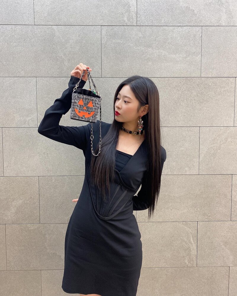 221029 SOOP Instagram Update - Kim Minju documents 2