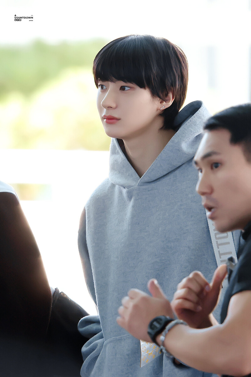 230922 RIIZE Anton - Incheon International Airport documents 13