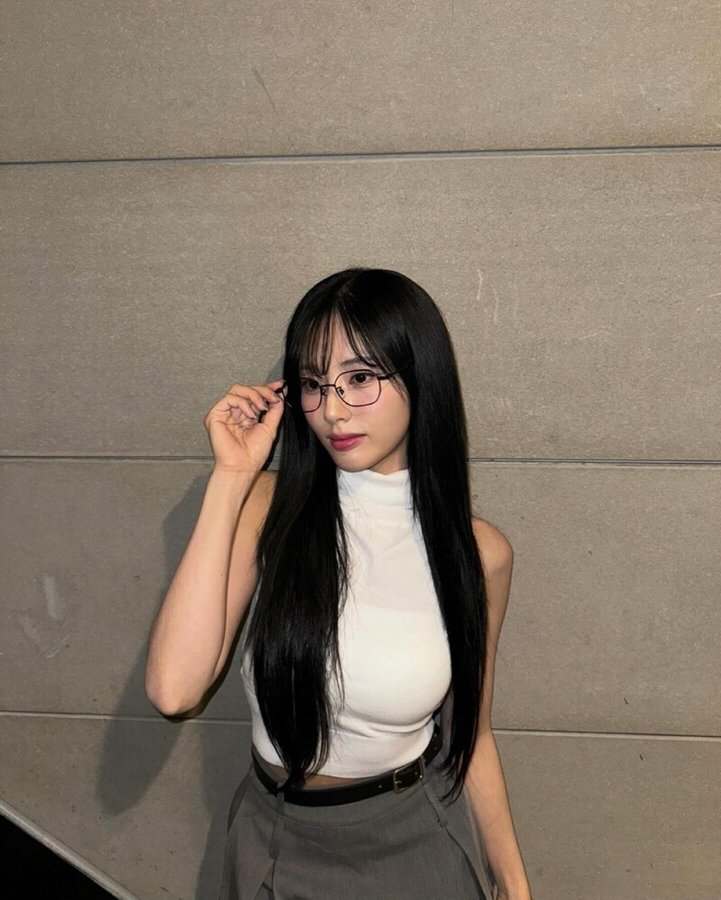 240901 fromis_9 Jiwon Instagram Update documents 5