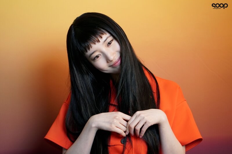 220411 SOOP Naver Post - Bae Suzy - Marie Claire Photoshoot Behind documents 3
