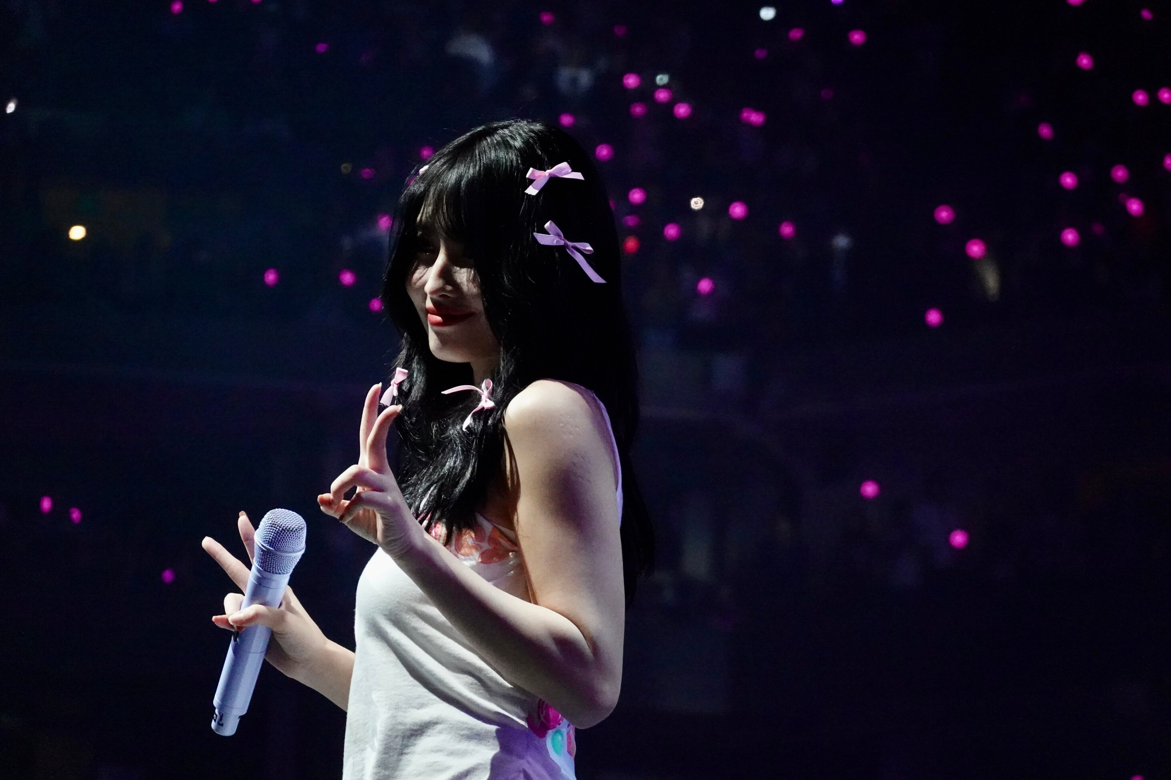 230613 TWICE Momo - ‘READY TO BE’ World Tour in Oakland Day 2 | kpopping