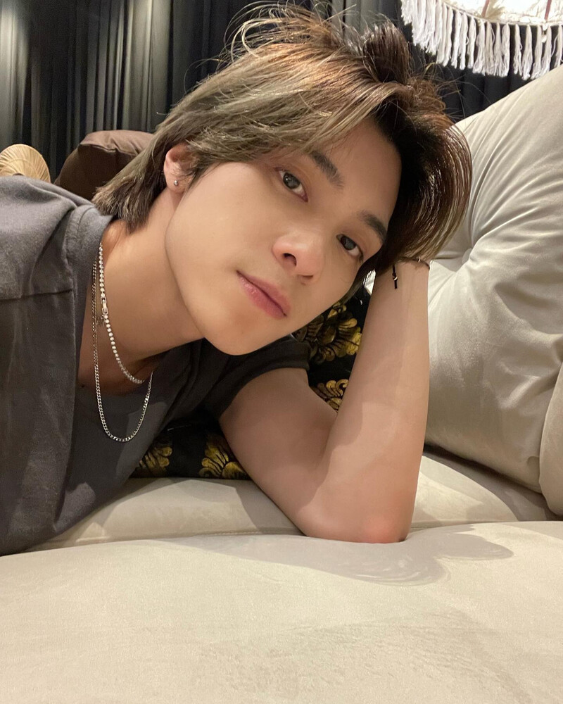 230429 WayV Hendery Instagram update documents 2