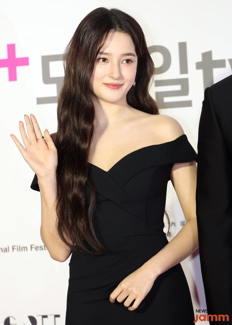 231008 Nancy at 28th BUSAN International Film Festival (BIFF) documents 1