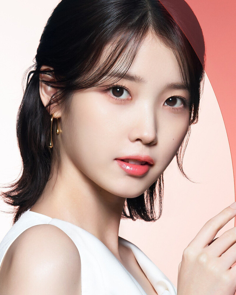 IU for Estée Lauder - Jelly Glow Balm Collection July 2024 documents 1