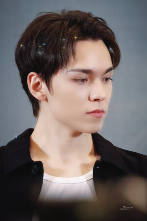 241229 SEVENTEEN Vernon - Yiziyhu Fansign Event in Shanghai