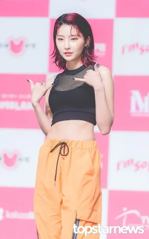 190320 MOMOLAND Hyebin at their 5th mini album "Show Me" showcase