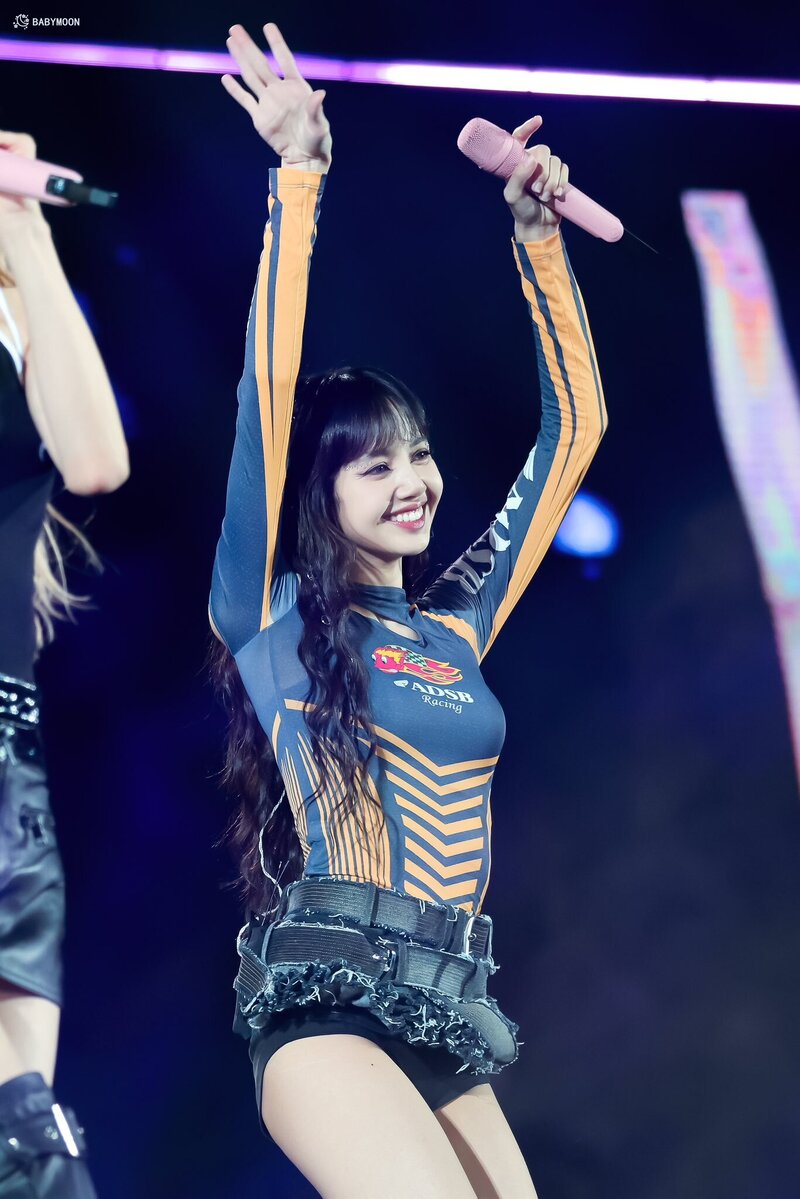 230318 BLACKPINK Lisa - 'BORN PINK' Concert in Kaohsiung Day 1 documents 5