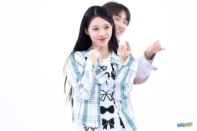 240326 MBC Naver Post - ILLIT Yunah at Weekly Idol documents 1