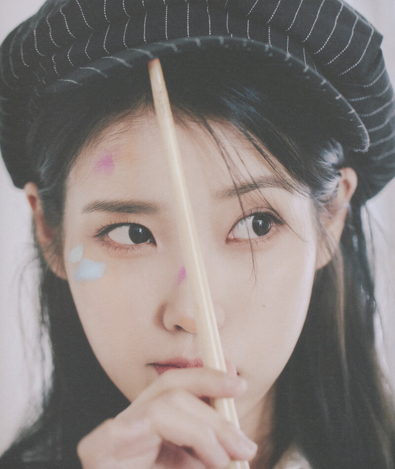 IU 2023 Season's Greetings (Scans) documents 5