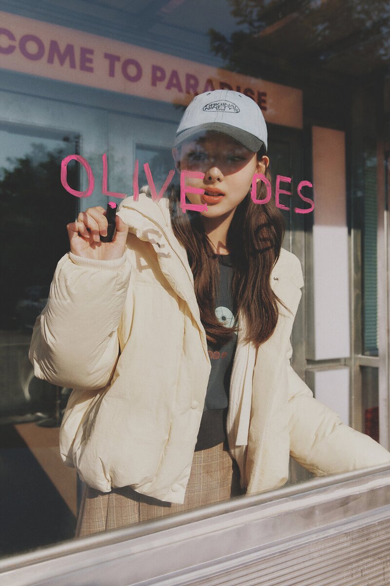 TWICE Nayeon x OLIVE DES OLIVE FW Collection 2022 documents 12
