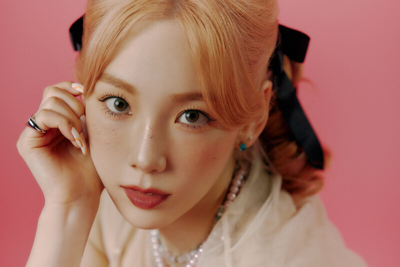 Taeyeon 'Weekend' Concept Teaser Images documents 16