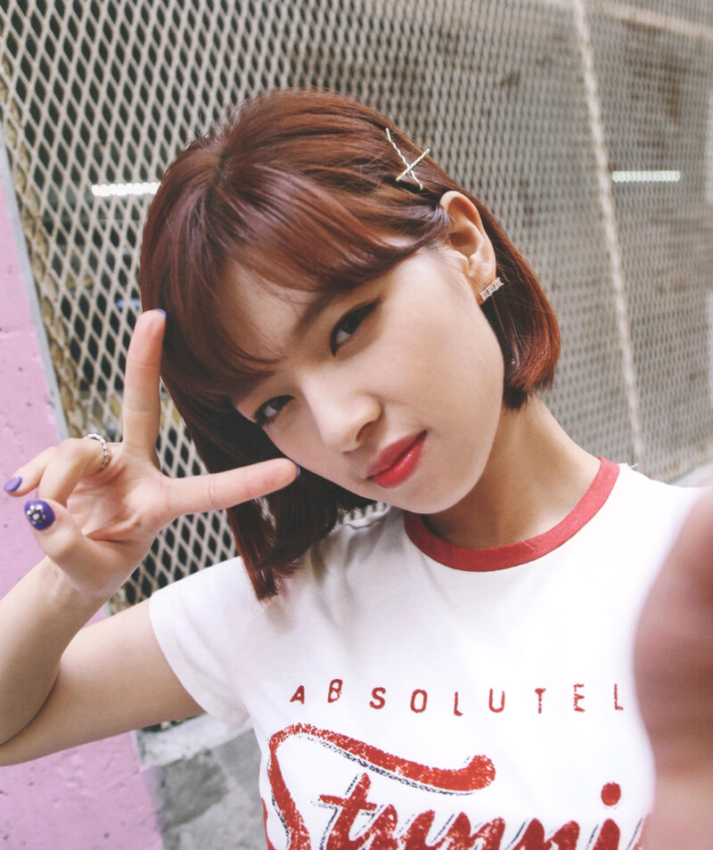 TWICE Monograph 'Twicetagram' Scans documents 11