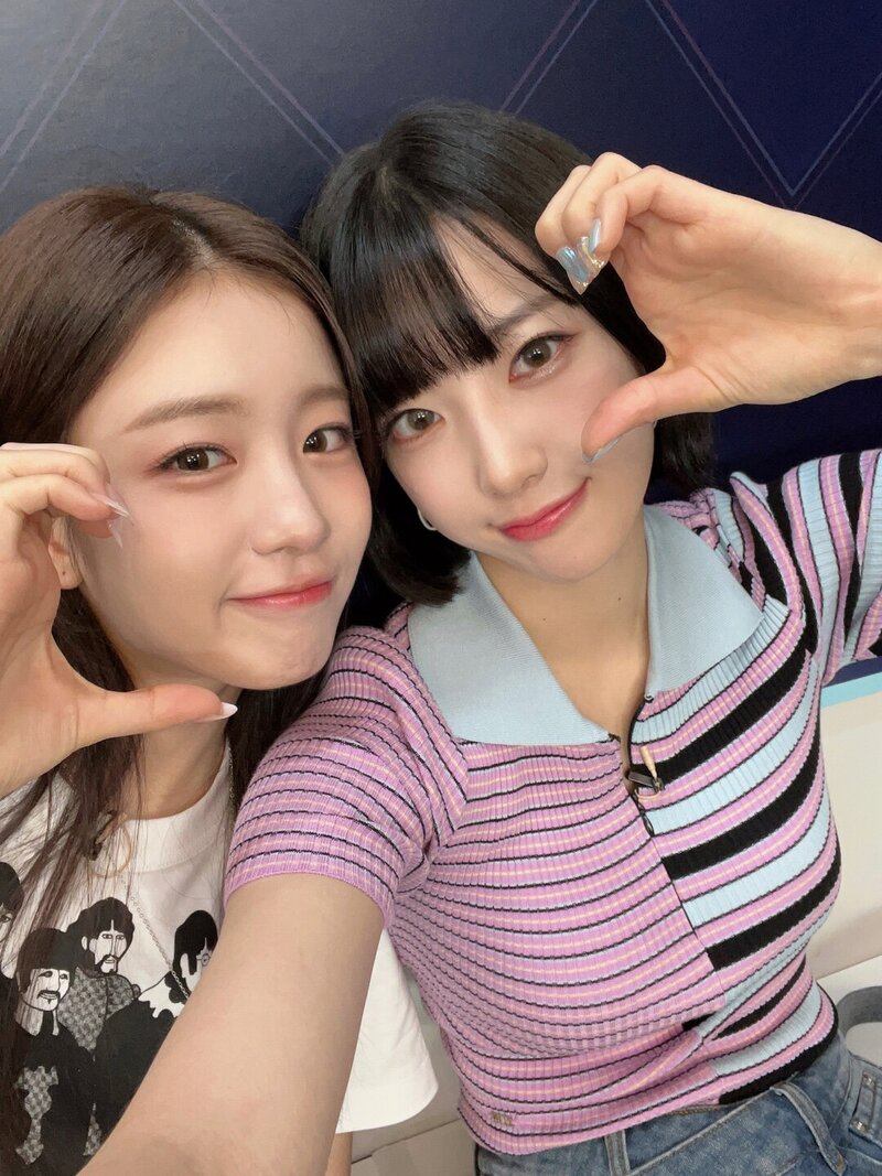 230727 WOOAH Twitter Update - WOOYEON with H1-KEY RIINA documents 1