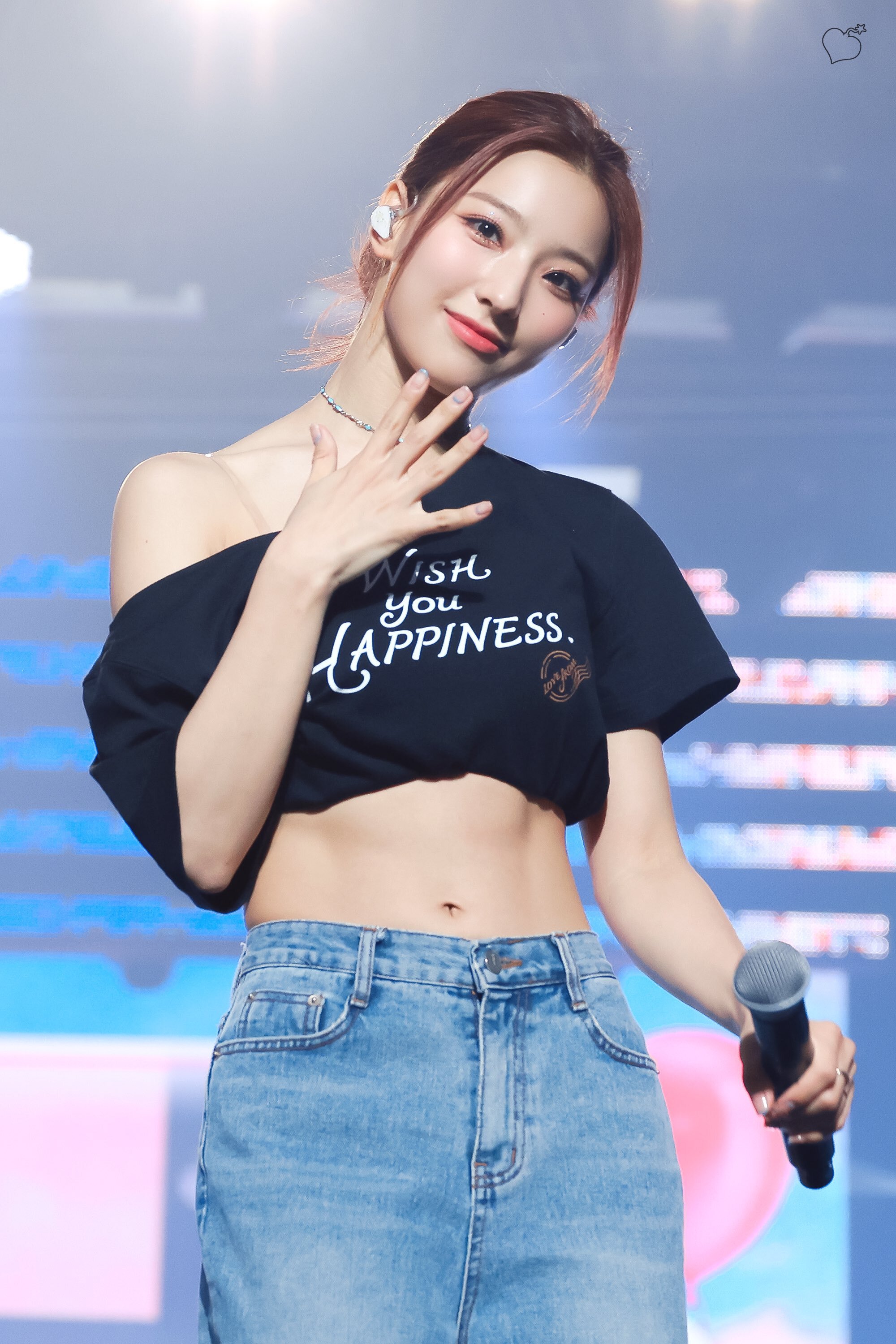 Saerom (fromis_9) profile, age & facts (2023 updated) | Kpopping