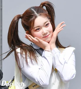 220428 Billie's Tsuki on the Way to "Knowing Brothers" filming by Dispatch