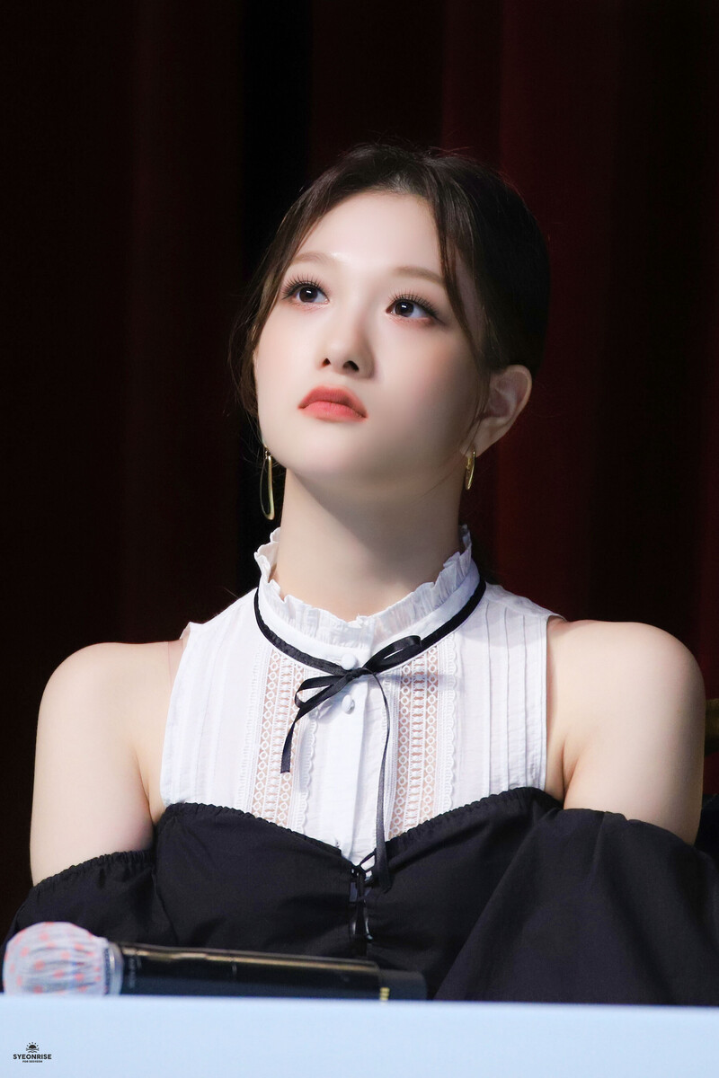 210605 fromis_9 Seoyeon documents 6