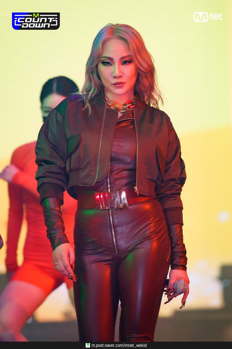 210826 CL Performing 'SPICY' at M Countdown | Naver Update | kpopping