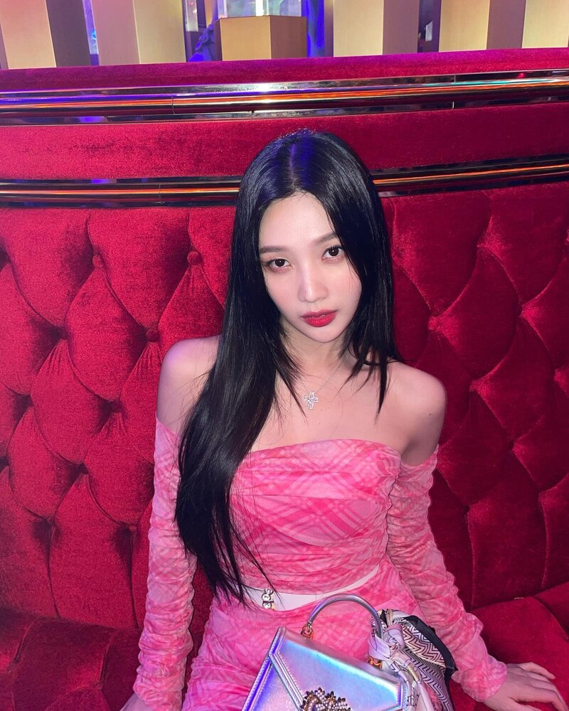 211224 Red Velvet Joy Instagram Update documents 1