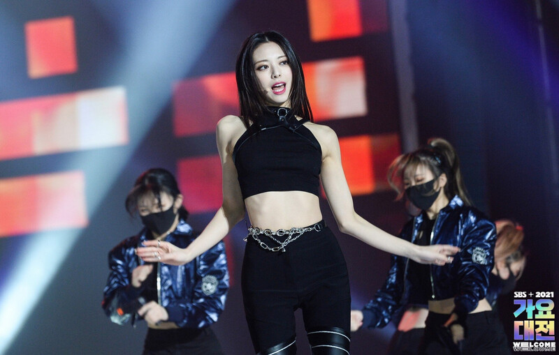 211225 ITZY at SBS Gayo Daejeon documents 7