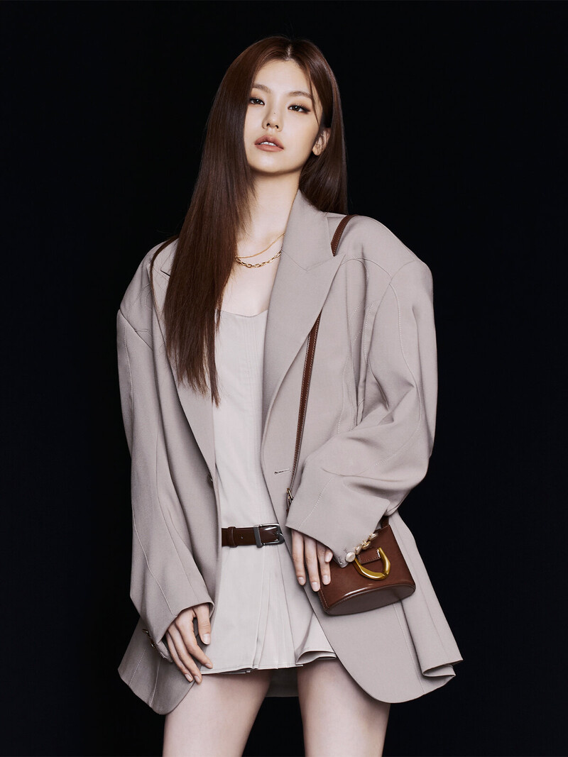 ITZY for CHARLES & KEITH Fall 2022 Campaign documents 15