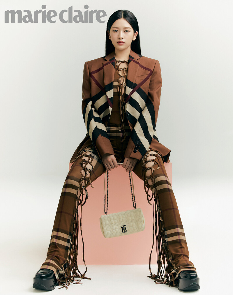 IVE Yujin for Marie Claire Korea x Burberry June Issue 2022 documents 2