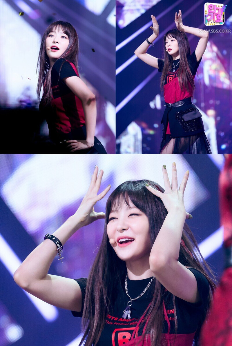 210829 Red Velvet - Queendom at Inkigayo documents 15