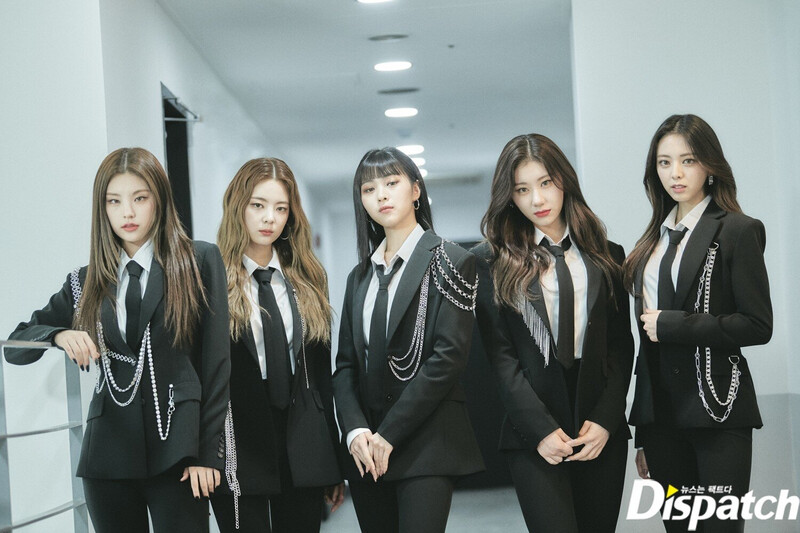 220411 ITZY 1st Fanmeeting Photoshoot by Dispatch documents 2