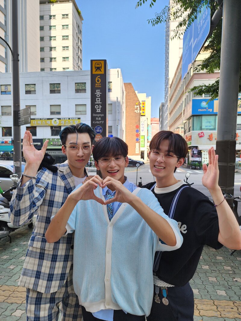 230702 Xodiac Twitter Update - SPECIAL LOVE, SPECIAL CHALLENGE Behind Photos documents 2