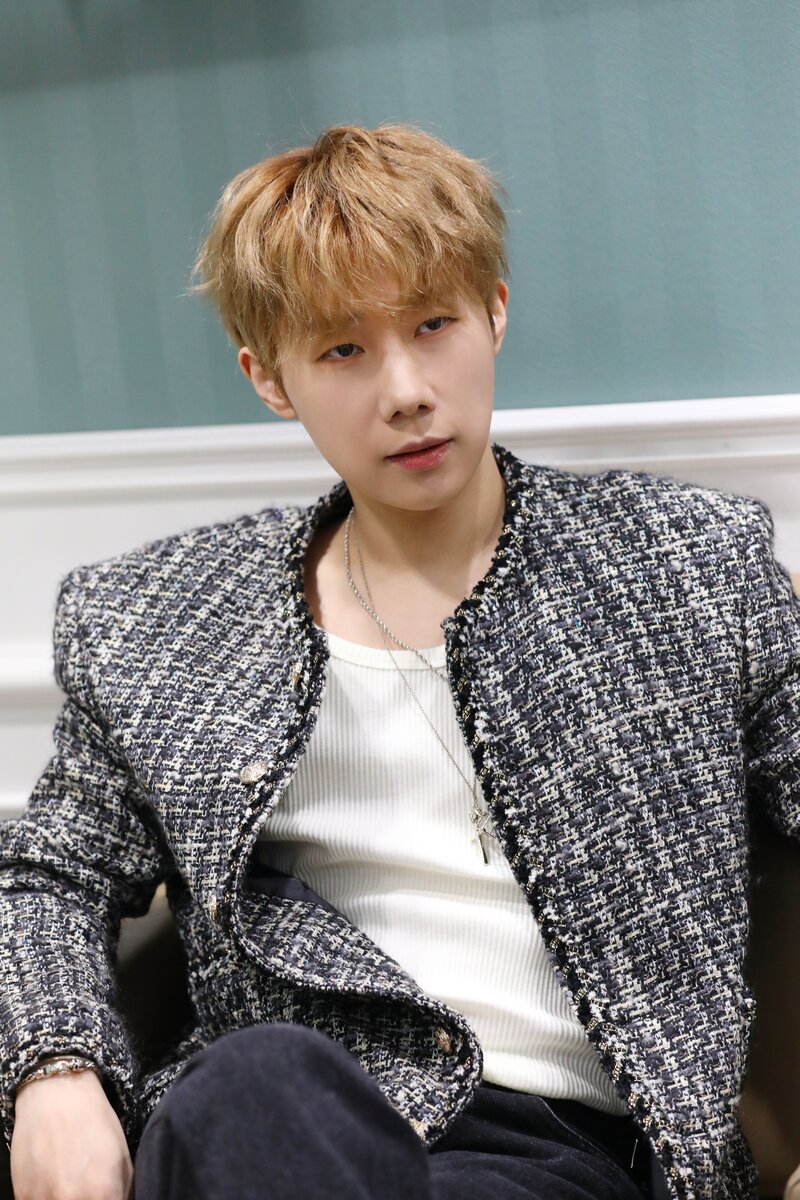 231129 - Naver - Sunggyu Fall In Love Behind Photos documents 4