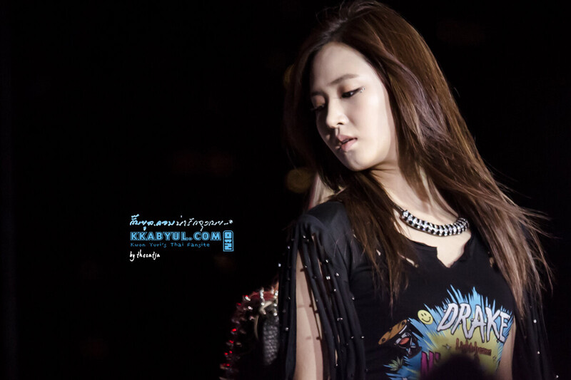 121123 Girls' Generation Yuri at SMTown Concert in Singapore documents 5