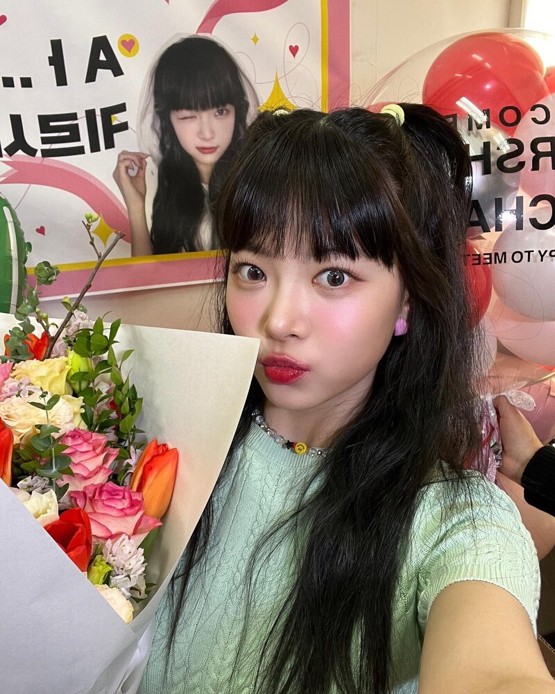 230220 LE SSERAFIM Eunchae Instagram Update documents 3