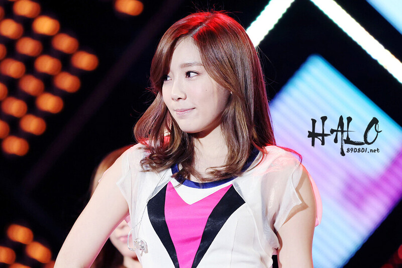 121015 Girls' Generation Taeyeon at Yeosu Expo documents 3