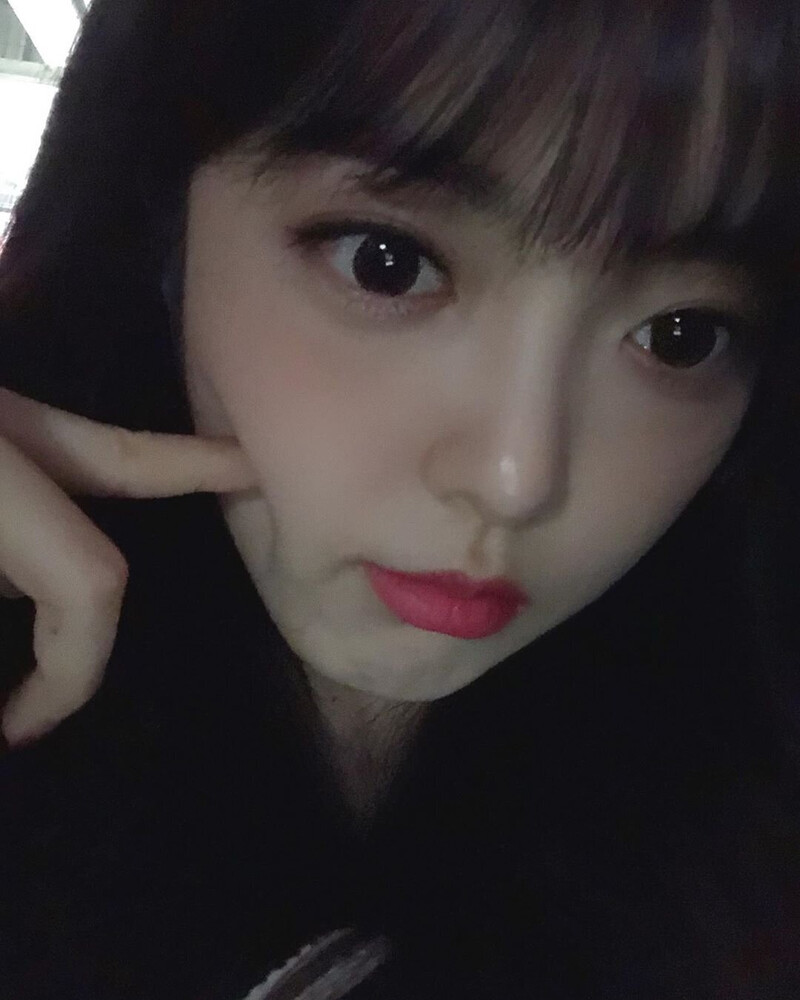 200411 Suyeon Instagram update documents 1